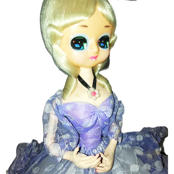 14" Vintage Big Eyed Big Head Pose Bradley Inspired Fair Doll in Lavender - Picture 4 of 14